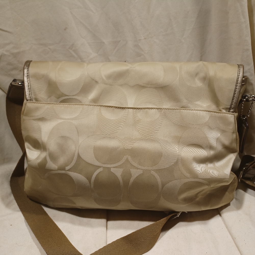 Coach Cream and Tan Shoulder Bag - Picture 6 of 11